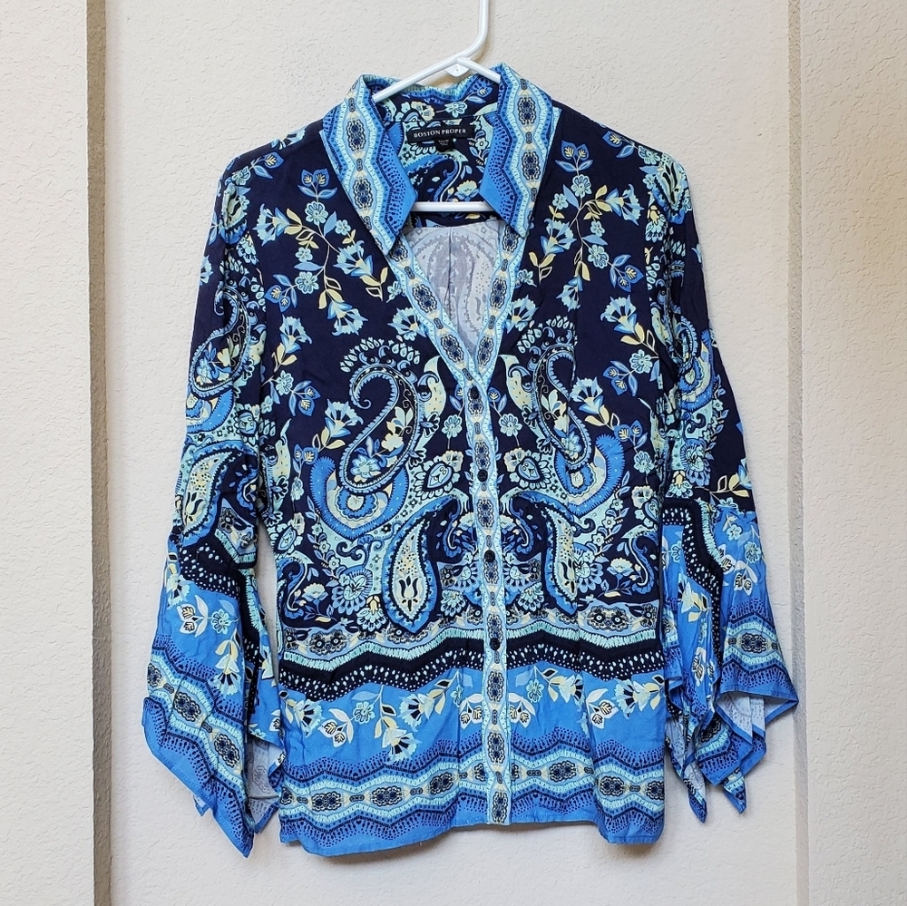 Boston Proper Floral Blouse with Butterfly Sleeves.  Size Medium